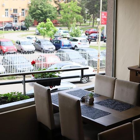 Garni Hotel Ema Крагуевац Екстериор снимка
