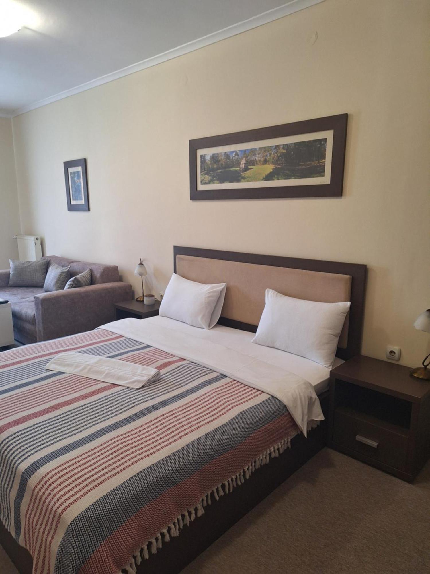 Garni Hotel Ema Крагуевац Екстериор снимка