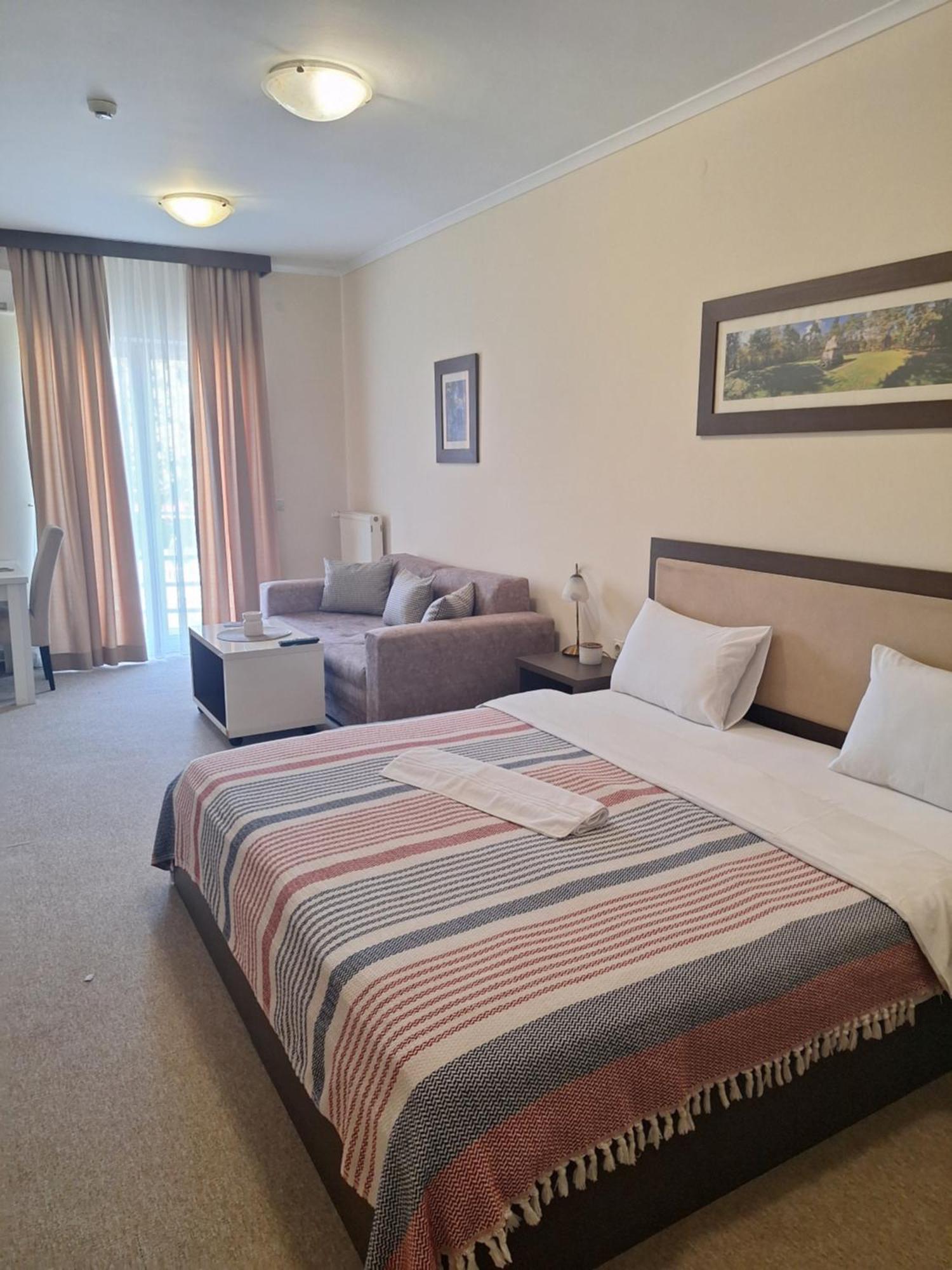 Garni Hotel Ema Крагуевац Екстериор снимка