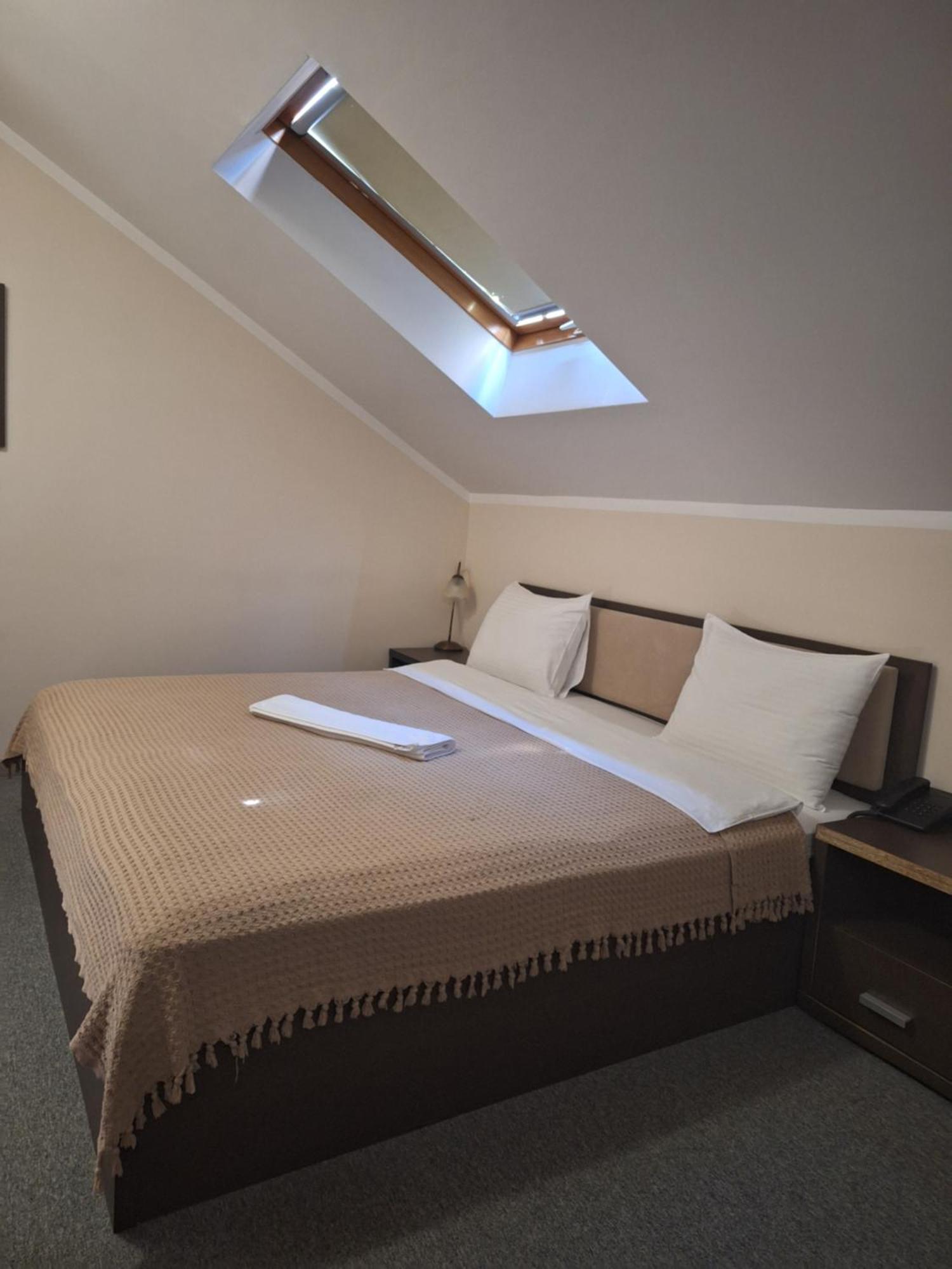 Garni Hotel Ema Крагуевац Екстериор снимка
